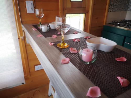 Food and beverages, Cabana con vista a la laguna de Tota in Cuitiva Town Center