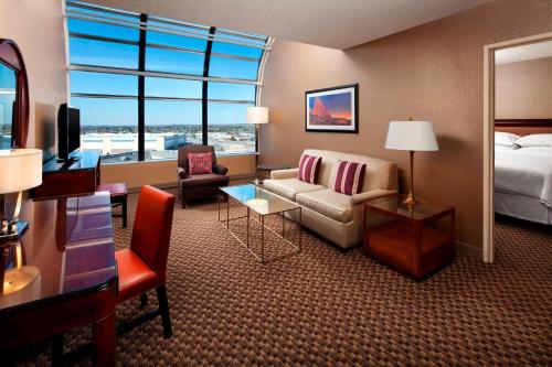 Wyndham Denver Tech Center - Tap to explore photos