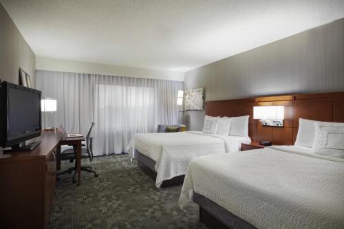 Courtyard by Marriott Chicago St. Charles