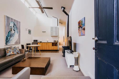 The Albert Guest House and Mills Spa Suites in Daylesford