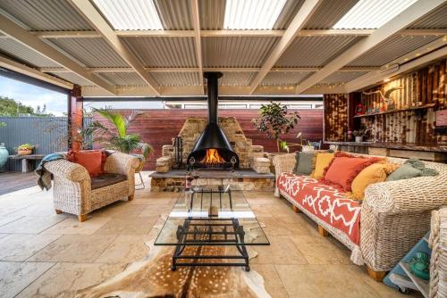 Laurant's Cottage ~ McLaren Vale entertainer