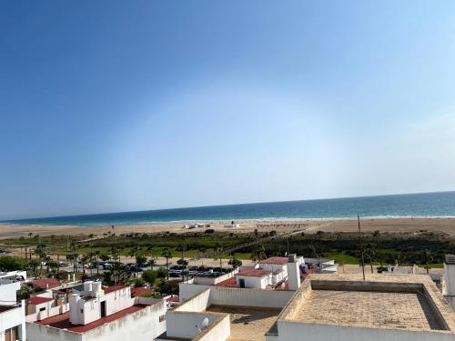 Casa Martin calle Cádiz, vivienda frente al mar en la calle Cádiz en Conil