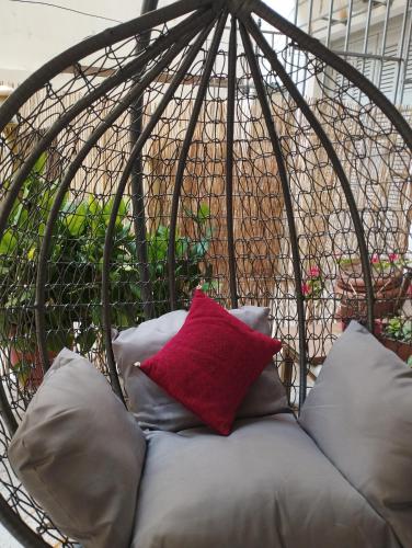 Renovated Basement Duplex with Patio and Folk Decor in the Heart of Athens, Athènes (photo 3)
