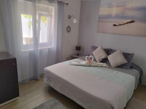 Sensations Guesthouse Room Type - Twin Room