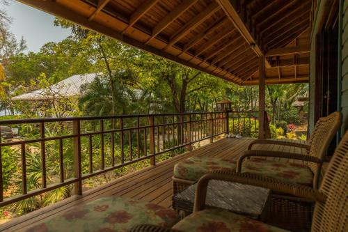 Tropical Breeze in Palmetto Bay in Palmetto Bay