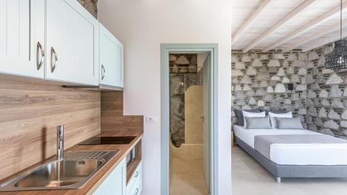 Thea Sunset Suites in Мілос