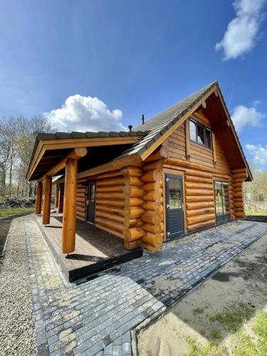 Unieke houten villa met SAUNA in Twente - 5p