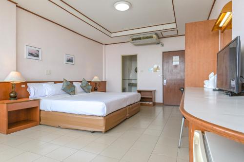 ラタナパークホテル