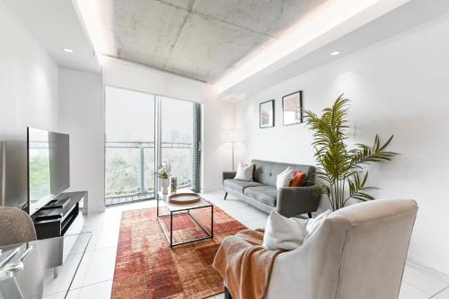 Khayat Homes - The Curve - One Bed, Londres