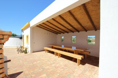  Vale da Rosa Cottage in 8005-449 Estói