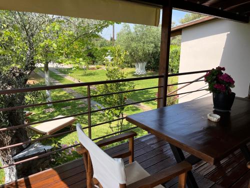 Les Olives Woodhouse in Saint Minas