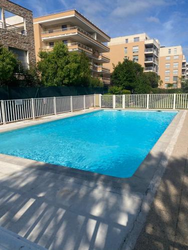 Swimming pool, Juan les pins in Le Fournel