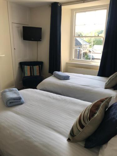 2 twin beds