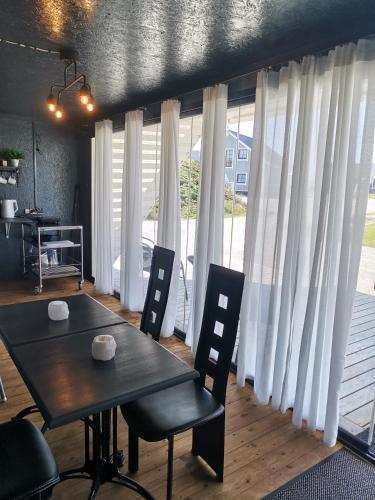 Pakri Parun Pakri Parun