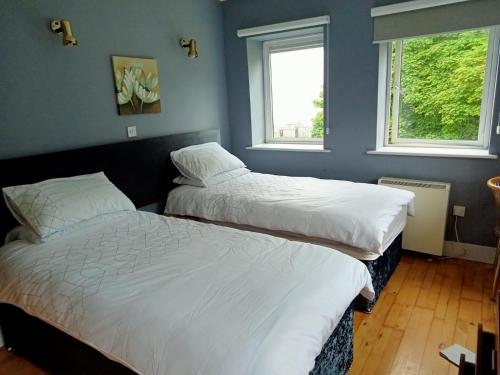 Sunnyside View Apartment -modern & cosy apartment with magnificent views to match in Youghal
