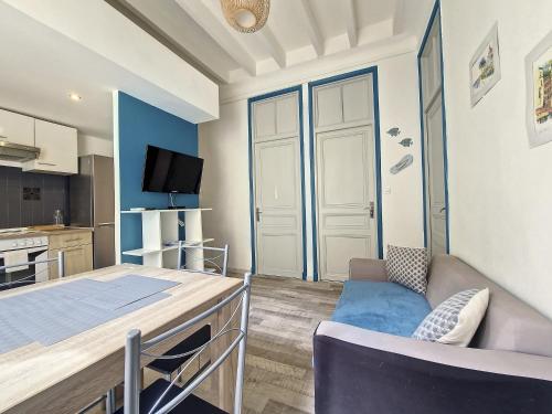 Nestor&Jeeves - LA BELLE OTERO - Central - Proche gare