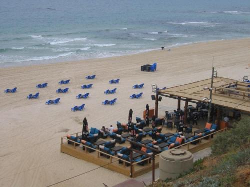 Ресторан, Perfect Sea View in Бат-Ям