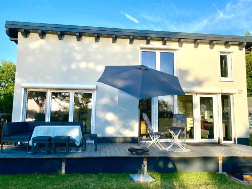Faciliteter, House of Happiness mit Seeblick in Hungen