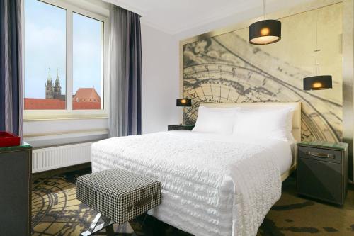 Small Double Room image 3
