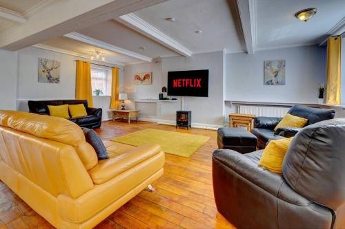 6 bedrooms, sleeps up to 16, secure parking space & comfort gîte à louer Skegby