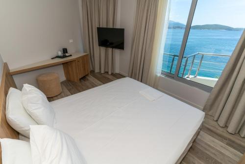 Titania Hotel – Saranda, AL