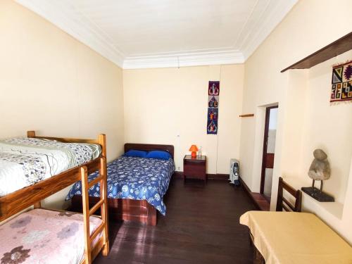 1 queen bed
