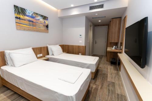 Titania Hotel – Saranda, AL