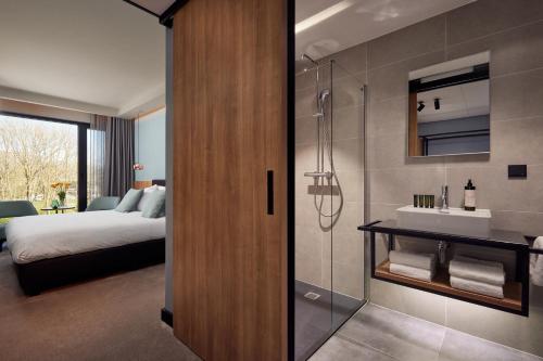 1 queen bed