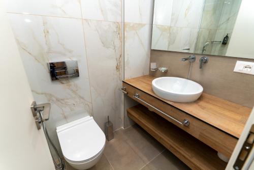 Titania Hotel – Saranda, AL