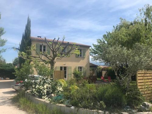 Maison familiale au pied du Mont Ventoux - Location saisonnière - Mazan