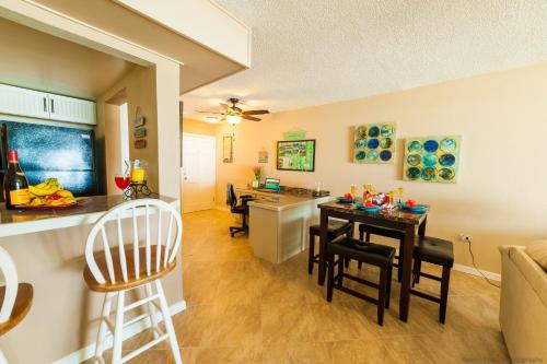 Gorgeous Ocean Views! Welcome to Bella Breeze! BeachFront 2BR 2BA in St. Croix