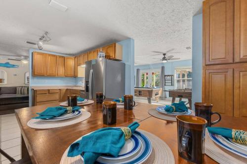 Pirates Cove - Private Pool and Hot Tub, 5 min walk to beach, beach gear and bikes