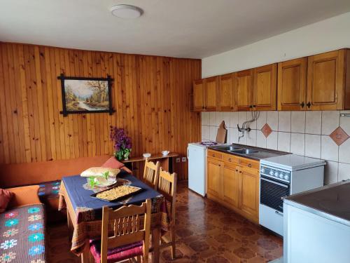 Čemerno Cottage (Cemerno Cottage) in Gacko