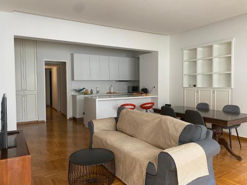 Apartment in Fancy Athenian Neighbourhood, Atene