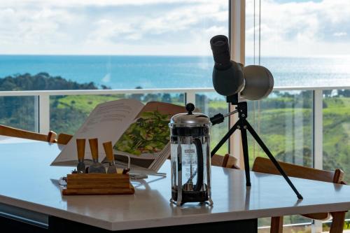 Luxury Lookout - Cable Bay Holiday Home