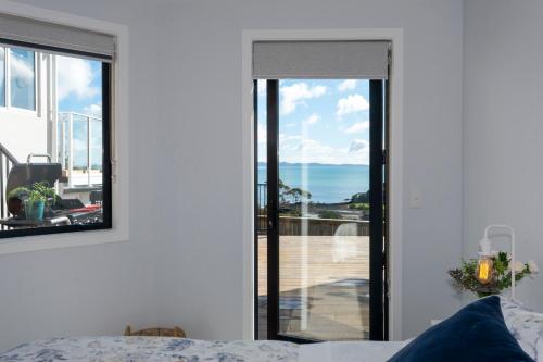 Luxury Lookout - Cable Bay Holiday Home