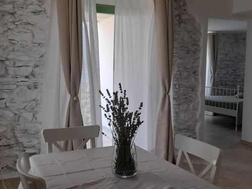 APE BIANCA - Appartamento Rosmarino, Colico (Foto 10)