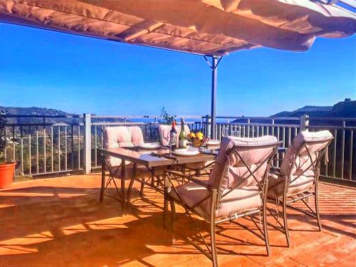Magnificent villa in Arenas with private pool