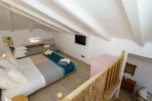 Livin Hydra Private Collection Suite 2