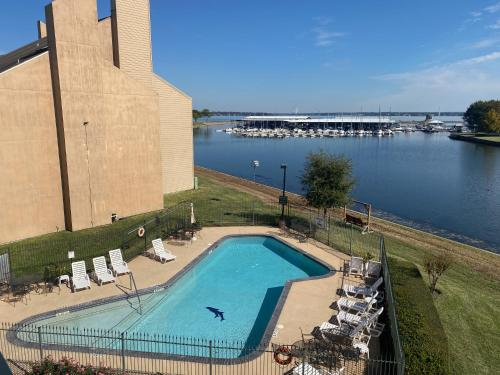 B&B Montgomery - Enjoy Tranquility- Lake Conroe Lake/Marina Views - Bed and Breakfast Montgomery