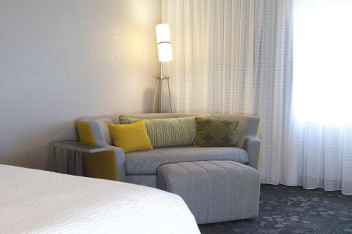 Courtyard by Marriott Asheville Airport