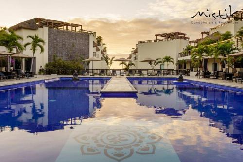 Premium Apt.111 with pool in Aldea Thai condo