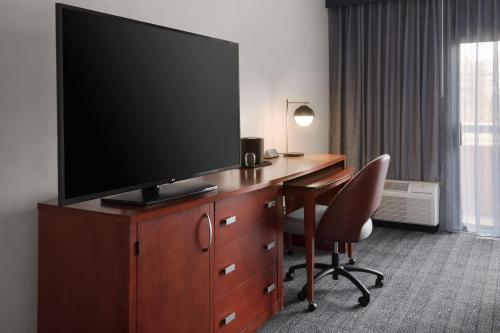 Courtyard by Marriott New Haven Wallingford - image 14