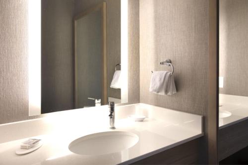 SpringHill Suites Savannah Airport - image 6