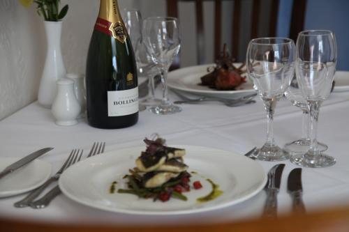 Food and beverages, Singleton Lodge Country House Hotel in Singleton