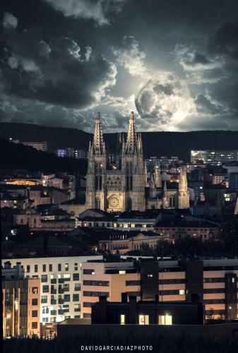 Cerca de lugares turísticos, Happy Hostal Carrales in Burgos