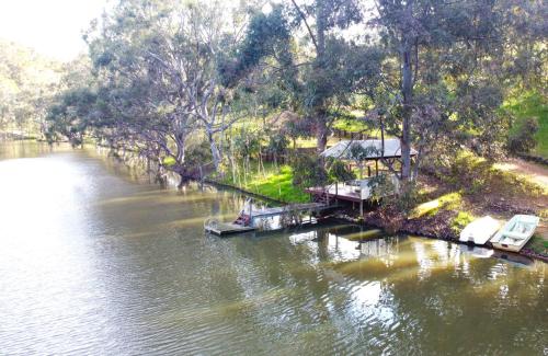 Preston Valley Shed Stay in Wellington Mill