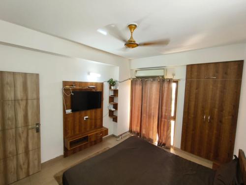 Apartment Near Prem Mandir