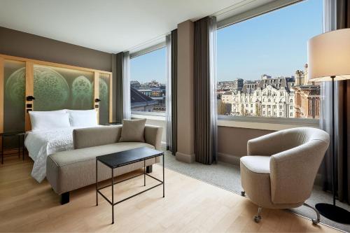 Superior Room with City View