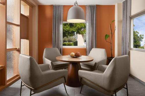 Fairfield Inn & Suites by Marriott San Francisco San Carlos